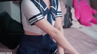 A kawaii schoolgirl got her pussy filled with cum and received a facial