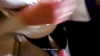 Fella fucked a girl at the entrance while her parents were at home