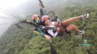 The hottest Colombiana Mariana Martix squirts while paragliding