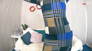 A sexy mom with a big ass gets fucked hard and deep