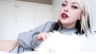 A girl convinces her boyfriend to do a CEI for her in a romantic POV scene