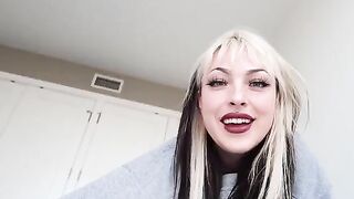 A girl convinces her boyfriend to do a CEI for her in a romantic POV scene