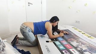 I fucked my stepmom through a hole in the box
