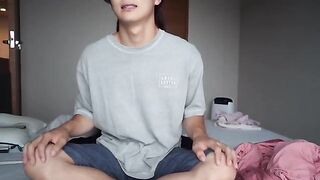 The hottest bitch gives the guy a femdom face sitting handjob