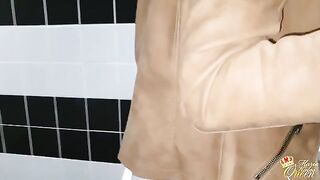 Babe fucked with a guy in the public toilet, it was just a fling