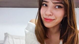 Hot Brazilian babe Julie Oliver guides you to orgasm in an amazing JOI video