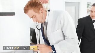 Doctor cures Kiki Daniels' cold feet with his enormous, thick cock