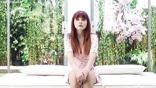 Redhead with a perfect body chases a modeling career and comes to the casting
