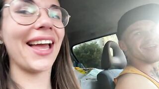 Hungarian VLOG with a guy and his girl enjoying themselves in the car