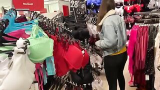 Shopping at ChihuahuaSU ends with a hot session in the gallery’s toilet