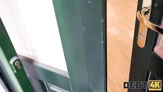 A smart nympho uses her pussy to avoid paying a collector