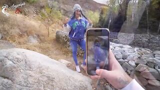A sexy girl made blowjob for her photographer in nature