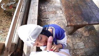 A sexy girl made blowjob for her photographer in nature