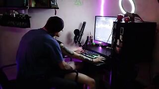 A beautiful gamer girl gets her pussy railed while playing Destiny 2