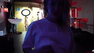 The behind the scene action with Wet Kelly, who loves to masturbate while watching