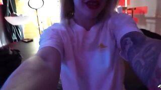 The behind the scene action with Wet Kelly, who loves to masturbate while watching