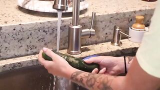 She was preparing lunch when suddenly she felt like fucking