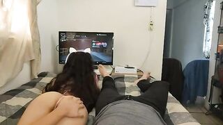 I fucked a sexy gamer girl with huge boobs, she’s amazing!