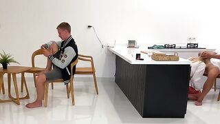 Californiababe cheats on her BF in a risky spot