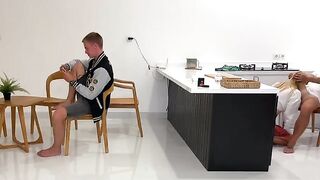 Californiababe cheats on her BF in a risky spot