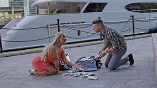 A British girl agreed to have sex for a million dollars with a stranger she met
