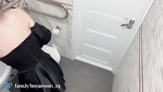 First night date with a guy ended in toilet passion