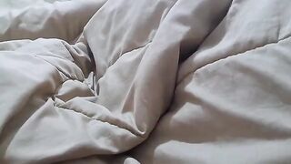 A fat stepmom with an enormous ass fucks her stepson