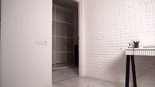 The valentine's day surprise for my boyfriend turned into a role play with a courier