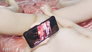 A girl masturbates herself to show you her skills in sex