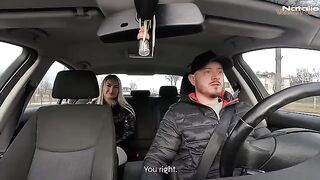 A hot girl got into the taxi and the driver had his way with her