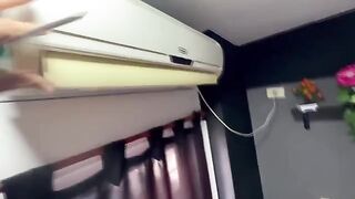 A sexy woman has no money to pay for the AC repairman