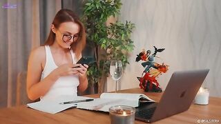 Squirt on Spanish lesson with a hot solo girl who loves to play