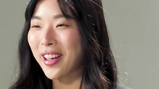 How do women reach orgasm? This video shows the process with a horny Korean teen