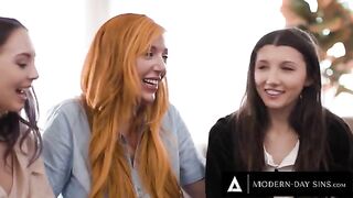 The red-haired MILF Lauren Phillips fucked two innocent lesbians in a threesome