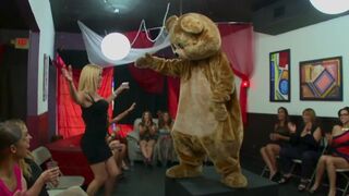 Dancing Bear - Girls in the club, sucking with no limits