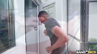 The guy knocked on the wrong door but got intimate with a stunning redhead