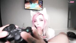 The guy played Genshin Impact while his pretty babe was naked