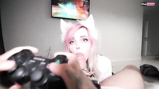 The guy played Genshin Impact while his pretty babe was naked