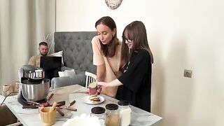 Two girls have a steamy threesome while cooking syrniki