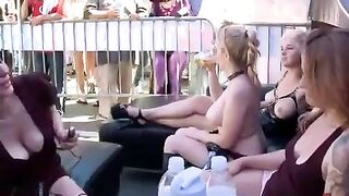 Babe has sex on the street and reaches an extreme climax