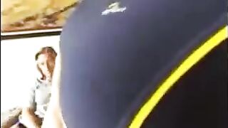 Pikaper clapped a young girl and fucked her in anal on the street