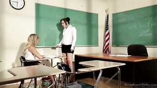 The student is having problems with a subject, so the teacher offers extra help