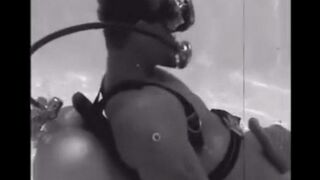 During the diving, she made an aqualangist a blowjob, showcasing skills under pressure