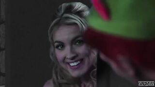 Sexual beauty Keira Nicole has sex with her boyfriend Peter Pen