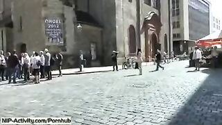 A girl exposed her vagina on the city streets, attracting a crowd