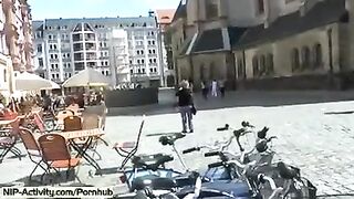 A girl exposed her vagina on the city streets, attracting a crowd