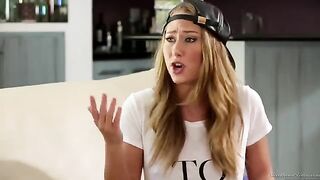 Carter Cruz seduced her friend to have a lesbian sex