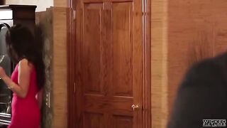 Two sisters fuck with a friend in the bathroom, making blowjob together