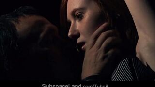 A red-haired girl was raped in a dark room, full of anger