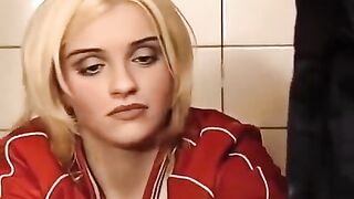 A washer got a sex lesson in the toilet from a girl